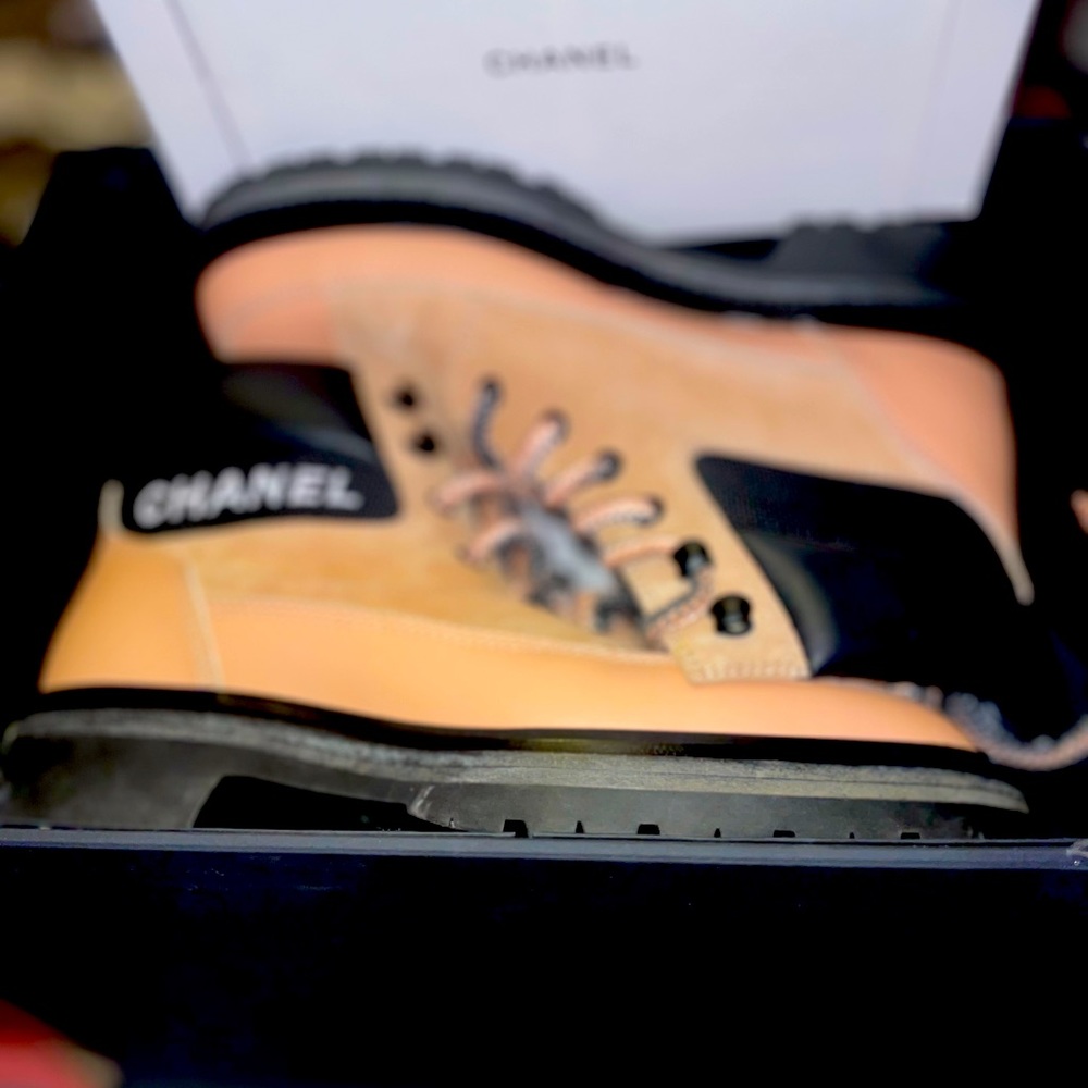 Boots - Picture 5 of 5